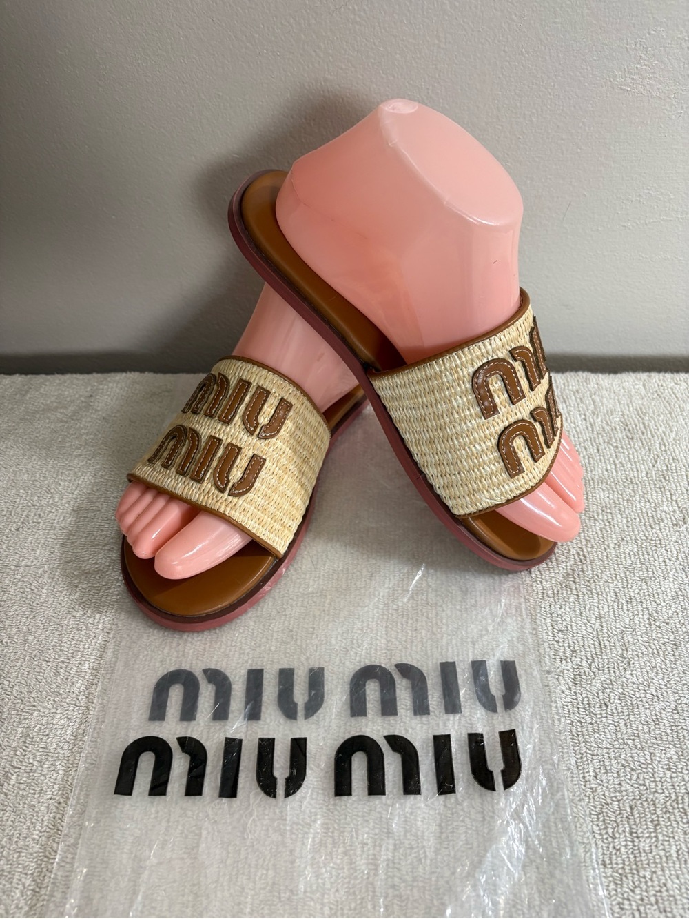 Women's MIU MIU Beige & Brown WOVEN RAFFIA Designer SLIDES Summer SANDALS 36 - Picture 3 of 6